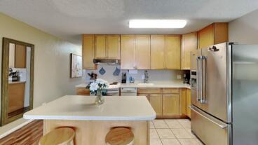 Kitchen with breakfast bar seating