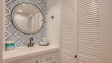 hale-mahina-b304-bathroom-01