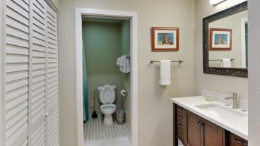 Primary Bedroom - Full Sized Ensuite Bathroom